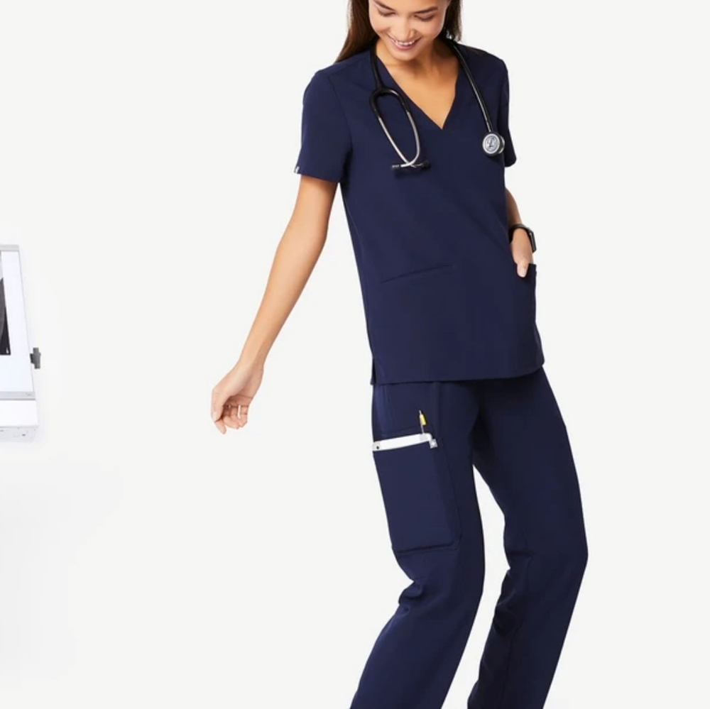 2 FIGS Kade Cargo Scrub Pants